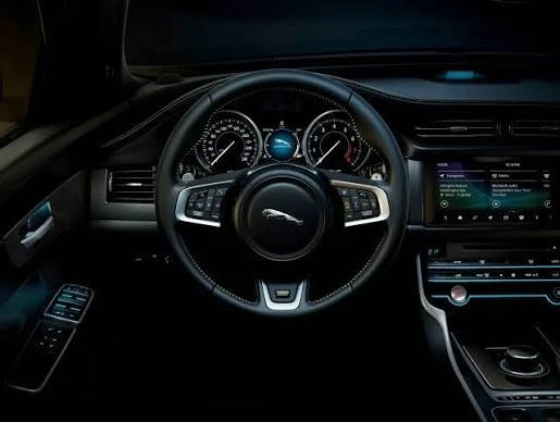 Jaguar салон