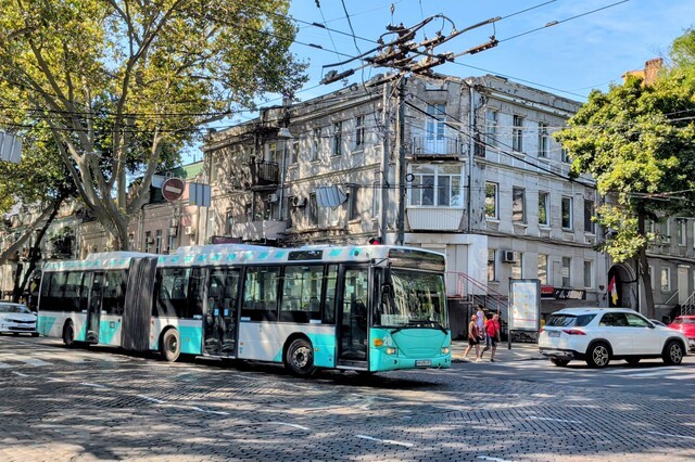 В Одессе пытаются заменить неработающий электротранспорт маршрутками