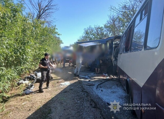 Возле Мижлиманского столкнулись два рейсовых автобуса: 2 погибших и 26 пострадавших